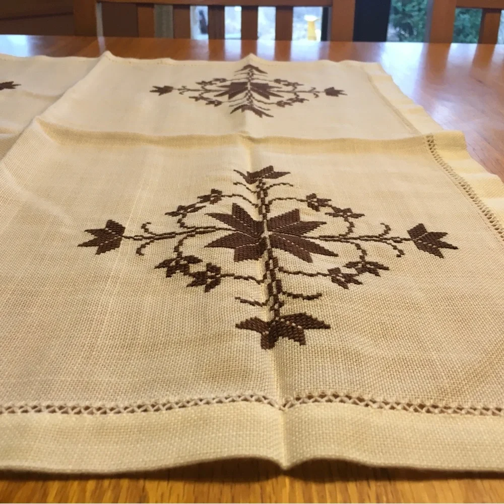 Vintage Linen Table Topper Floral Star Cross Stitch 26” square